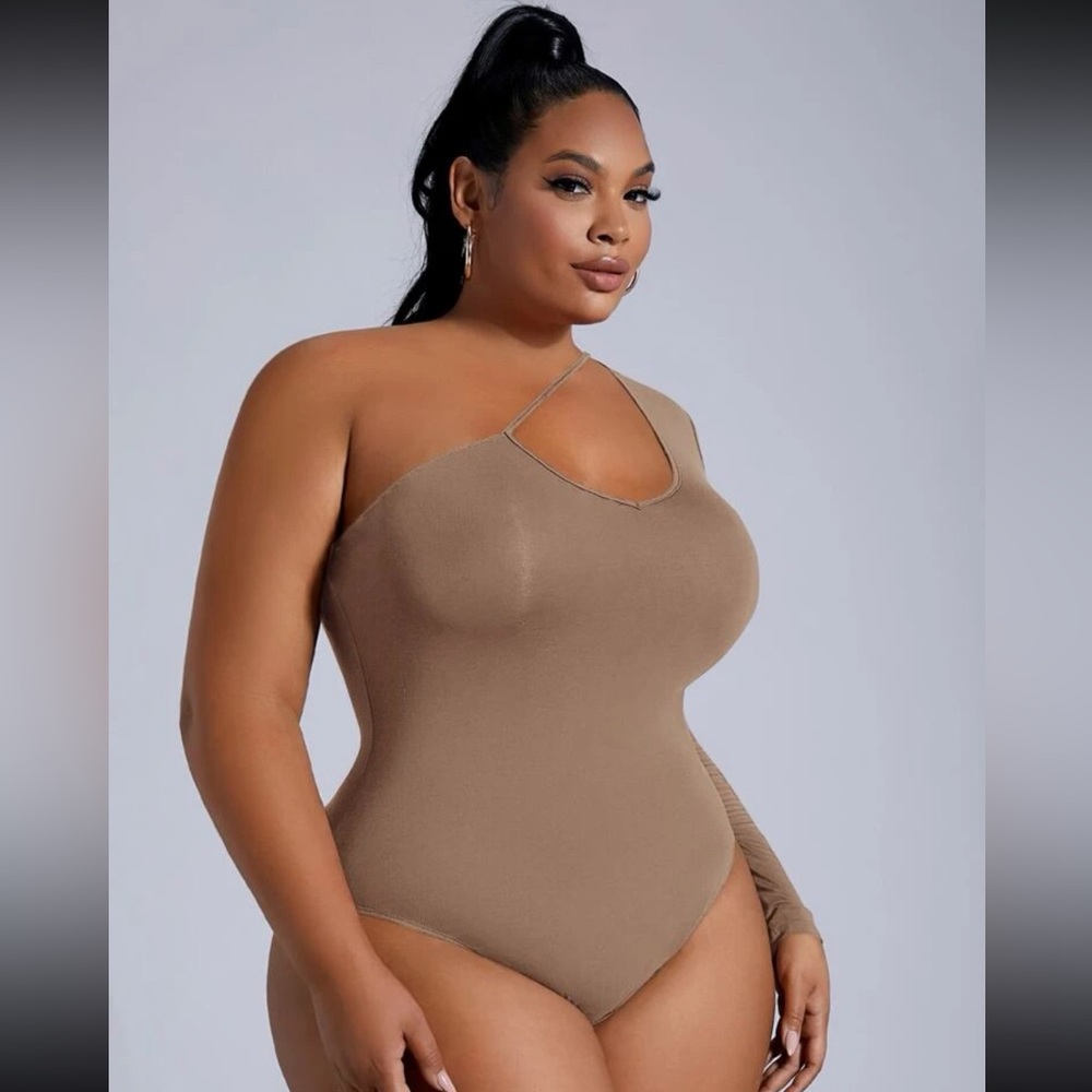 One shoulder strap detail bodysuit - Picture 5 of 5